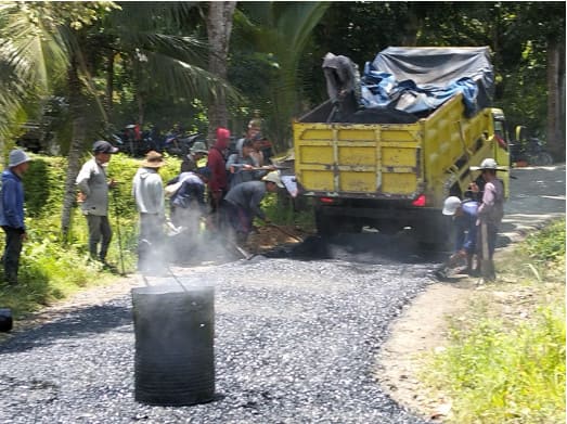 Pembuata Jalan Kades Sudarmi